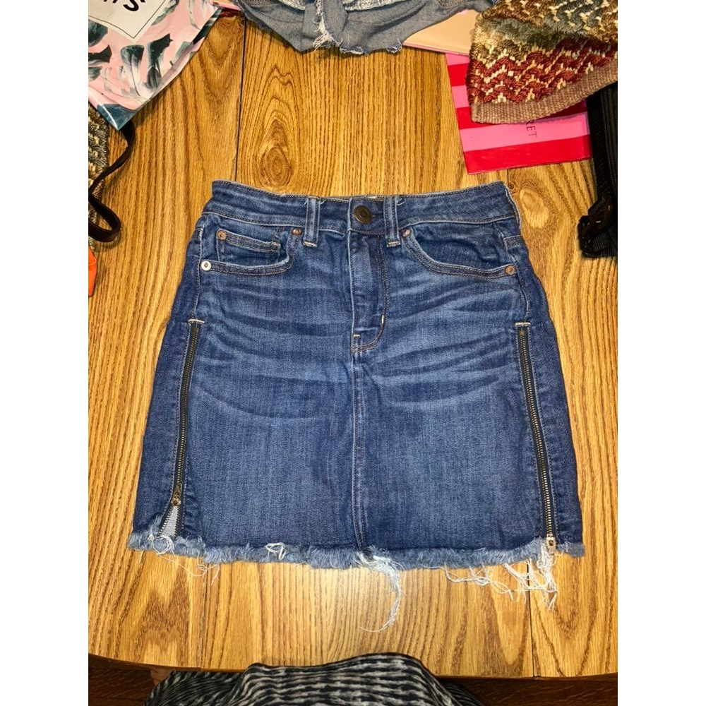 American Eagle Denim Skirt Size 00